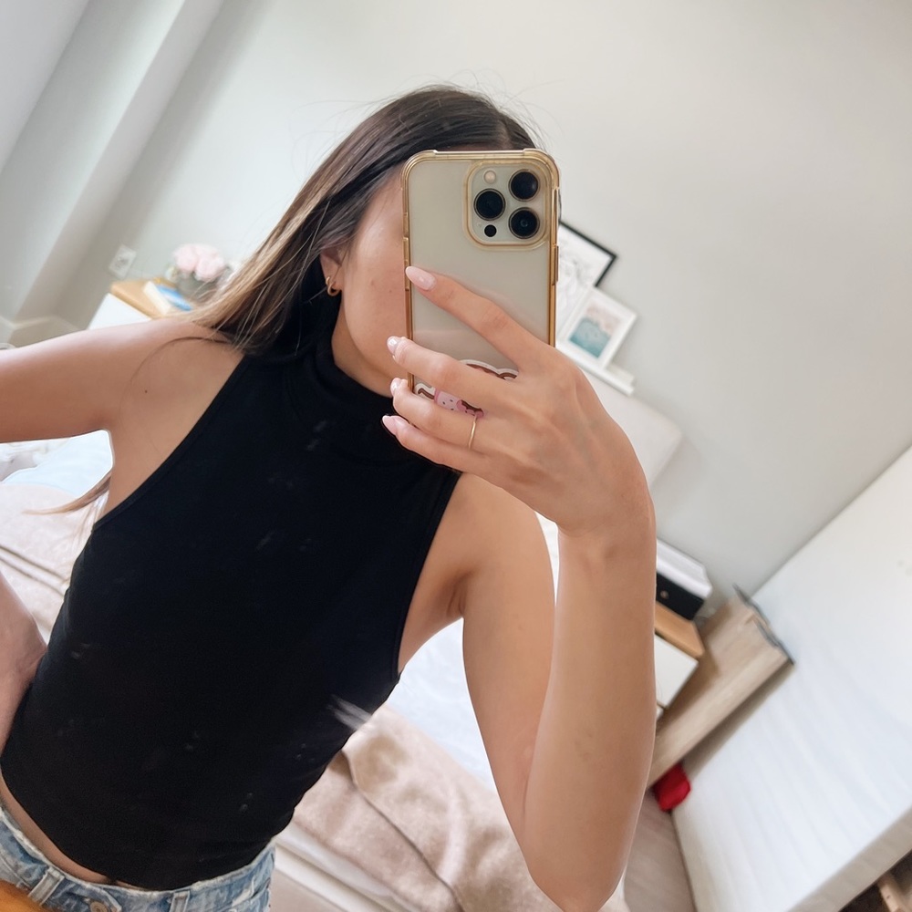 Zara top **FREE IF PURCHASED WITH ANOTHER ITEM FROM MY CLOSET**